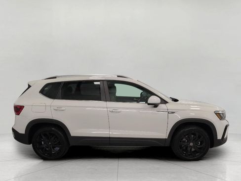 Used 2022 Volkswagen Taos SE AWD/4WD image 12