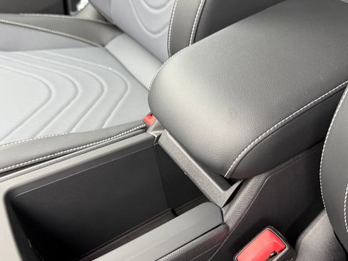 New 2026 Volkswagen Tiguan SE R-Line FWD image 23