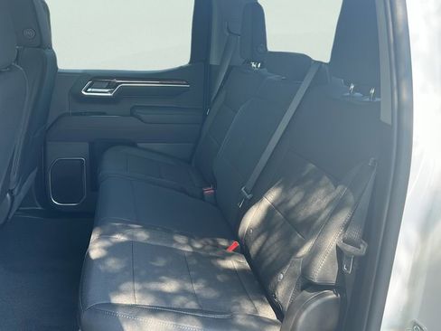 New 2026 GMC Sierra 1500 SLE image 23