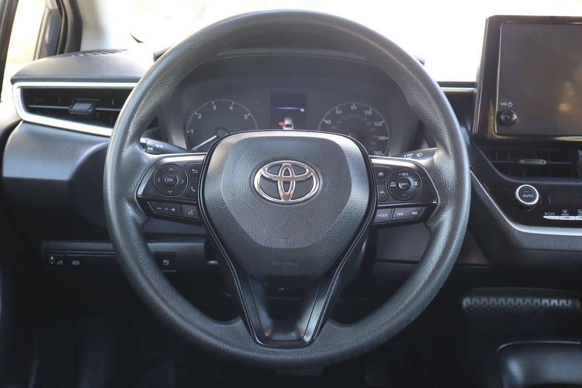 Used 2023 Toyota Corolla LE FWD image 18