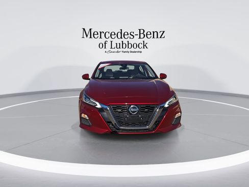 Used 2022 Nissan Altima 2.5 SV w/ SV Premium Package image 3