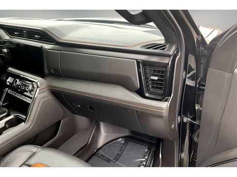 Used 2024 GMC Sierra 1500 AT4 w/ Technology Package AWD/4WD image 23