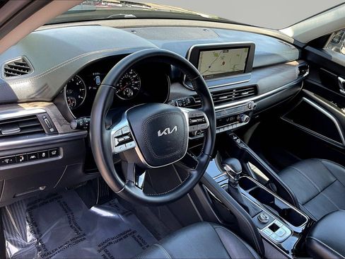 Certified 2022 Kia Telluride EX w/ EX Premium Package FWD image 18