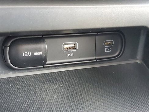 Certified 2025 Kia Soul GT-Line image 29