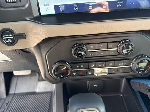Used 2023 Ford Bronco Wildtrak AWD/4WD image 14
