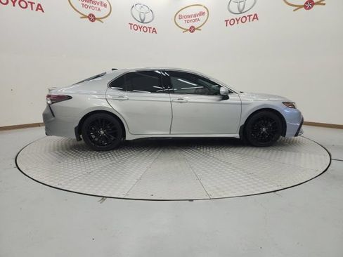 Used 2021 Toyota Camry XSE FWD image 3