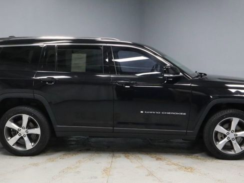 Used 2022 Jeep Grand Cherokee L Limited image 11