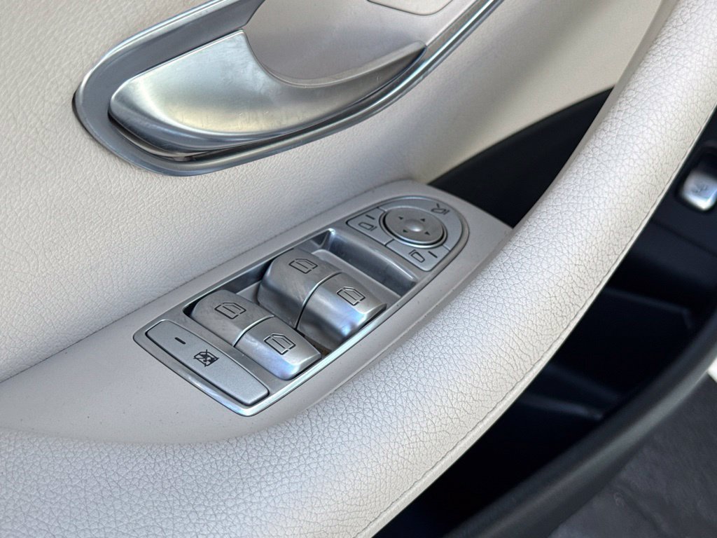 Used 2018 Mercedes-Benz E 300 image 21