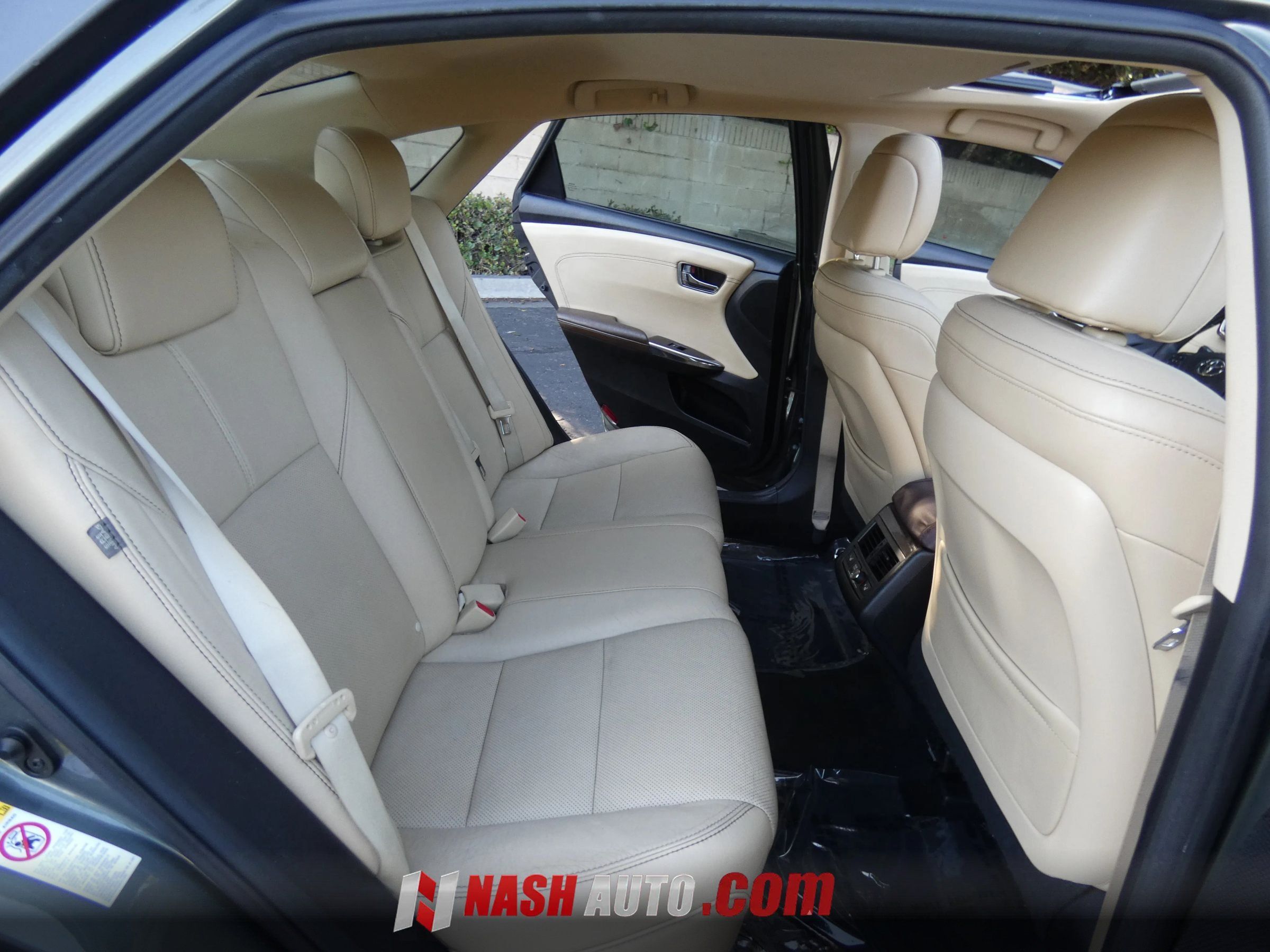 Used 2013 Toyota Avalon Limited FWD image 34