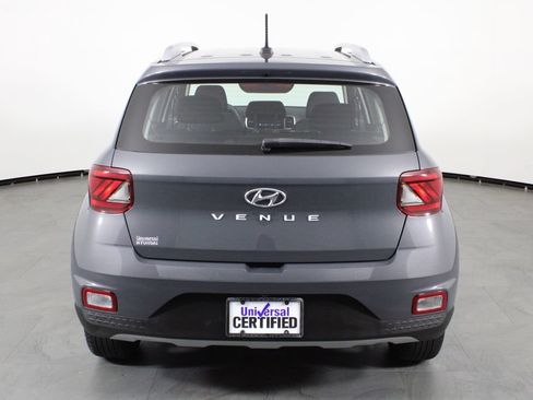 Certified 2025 Hyundai Venue SEL FWD image 11
