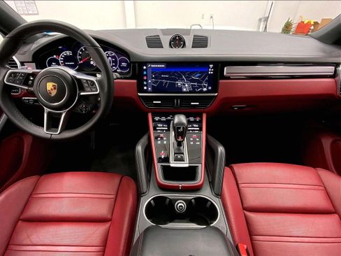Used 2022 Porsche Cayenne Coupe image 14