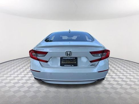 Used 2019 Honda Accord Touring image 6
