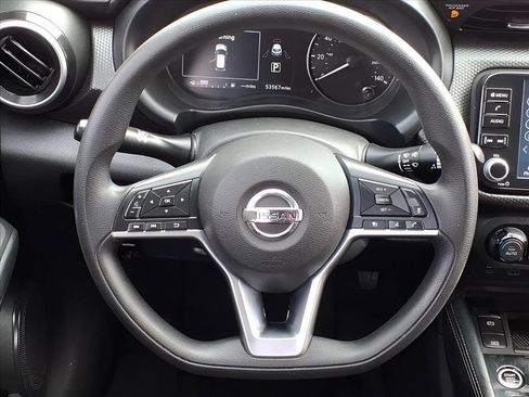 Used 2021 Nissan Kicks SV image 22