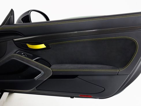 Used 2016 Porsche Cayman GT4 image 41