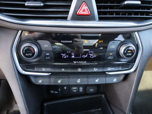 Used 2020 Hyundai Santa Fe Limited image 26