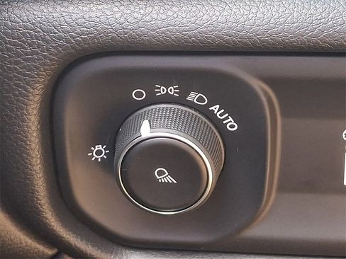 Used 2024 RAM 2500 Tradesman w/ Chrome Appearance Group image 22