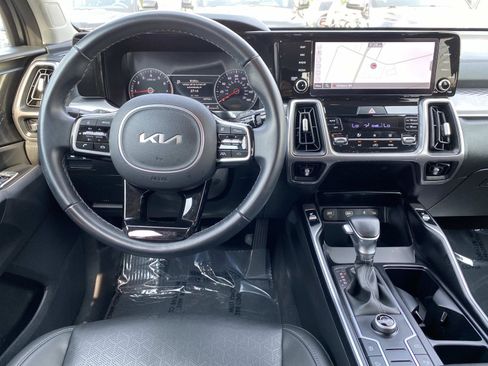 Used 2023 Kia Sorento S FWD image 10