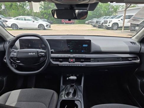 Used 2025 Kia K4 FWD image 24