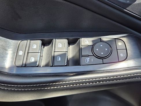 Used 2025 Nissan Rogue SV FWD image 28
