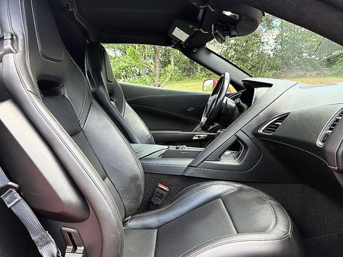 Used 2019 Chevrolet Corvette Stingray Coupe w/ 1LT RWD image 11