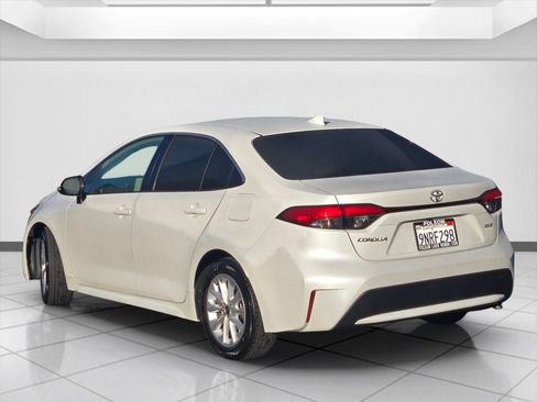 Used 2022 Toyota Corolla XLE image 7