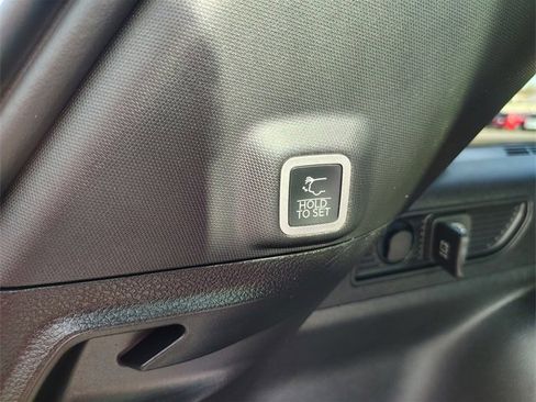 New 2025 Jeep Grand Cherokee Altitude image 34