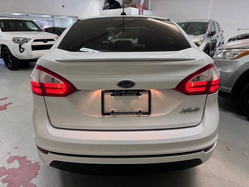 Used 2017 Ford Fiesta SE w/ Equipment Group 201A FWD image 4