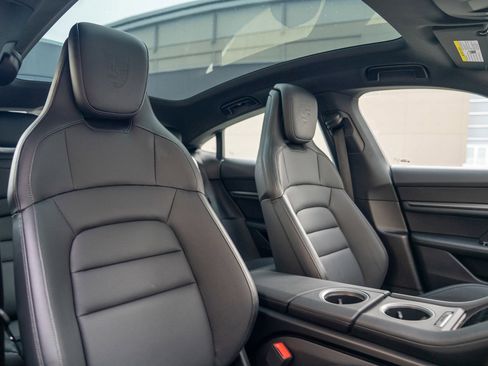 Used 2025 Porsche Taycan image 25