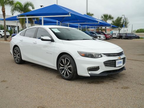 Used 2017 Chevrolet Malibu LT image 3