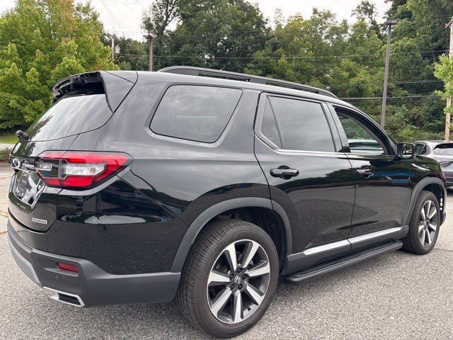 Certified 2023 Honda Pilot Touring image 9
