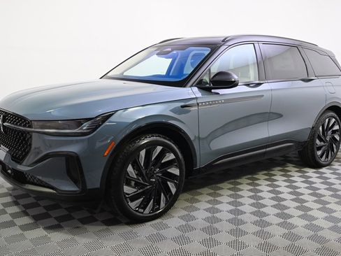 New 2026 Lincoln Nautilus Reserve image 2