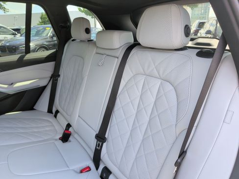 Used 2024 BMW X5 xDrive40i w/ Premium Package AWD/4WD image 37
