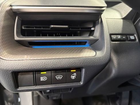 Used 2023 Toyota Prius XLE AWD/4WD image 11