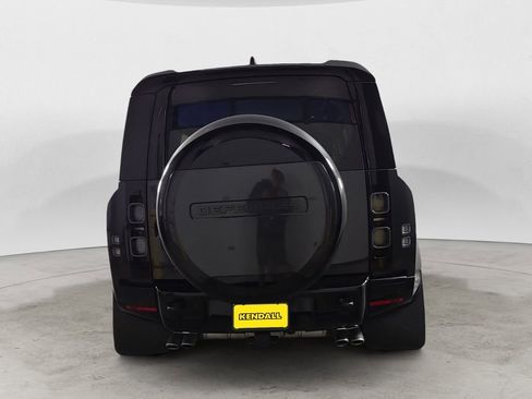 Used 2025 Land Rover Defender 110 V8 AWD/4WD image 4