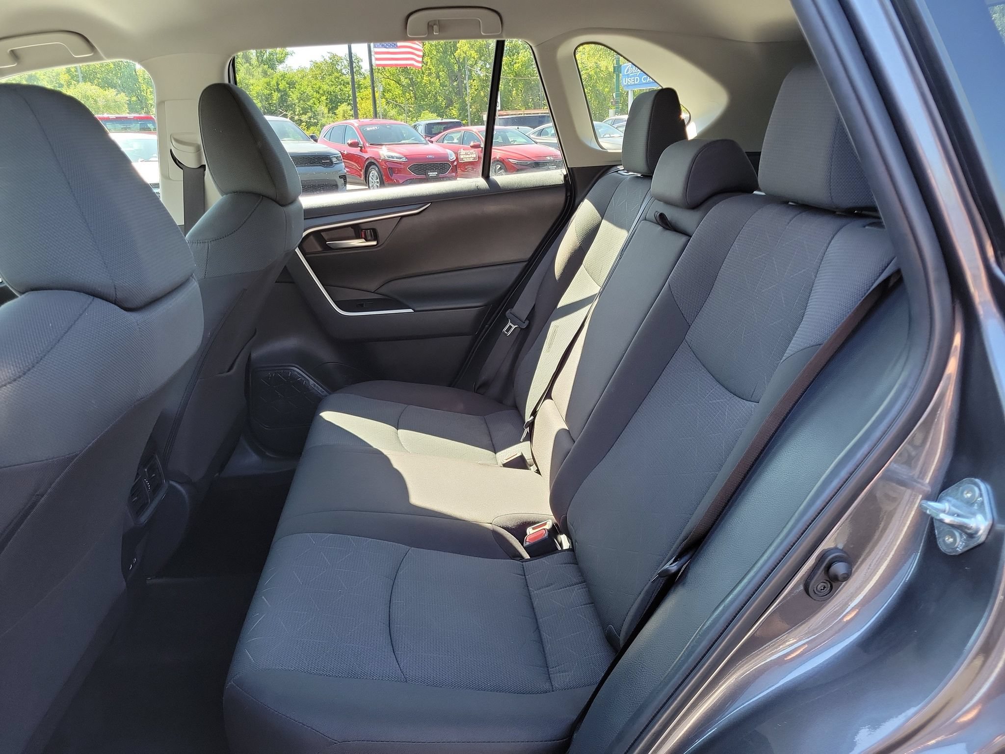 Used 2025 Toyota RAV4 XLE FWD image 21