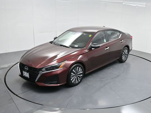 Used 2024 Nissan Altima 2.5 SV image 54