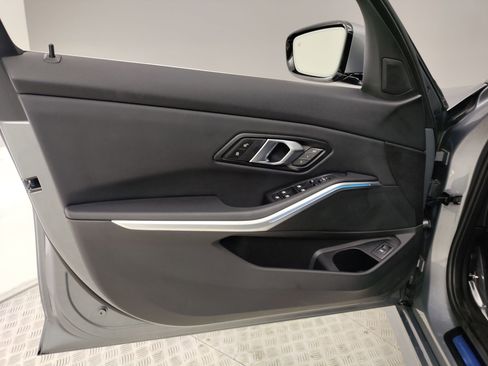 Used 2024 BMW 330i Sedan w/ Premium Package image 11