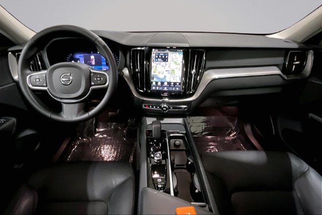 Certified 2025 Volvo XC60 B5 Core w/ Climate Package AWD/4WD image 19