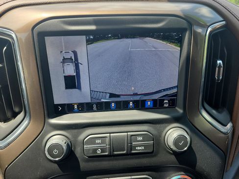 Used 2022 Chevrolet Silverado 2500 High Country w/ Safety Package II AWD/4WD image 21