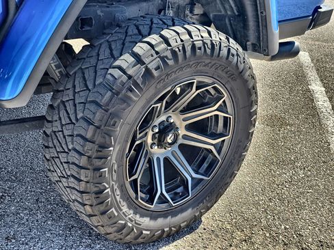 Used 2020 Jeep Gladiator Rubicon image 10