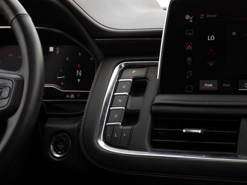 Used 2023 GMC Yukon XL AT4 w/ AT4 Premium Plus Package image 15