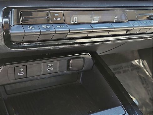 Used 2023 Toyota Prius LE image 24