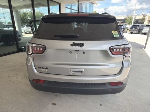 Used 2023 Jeep Compass Latitude w/ Sun and Sound Group AWD/4WD image 17