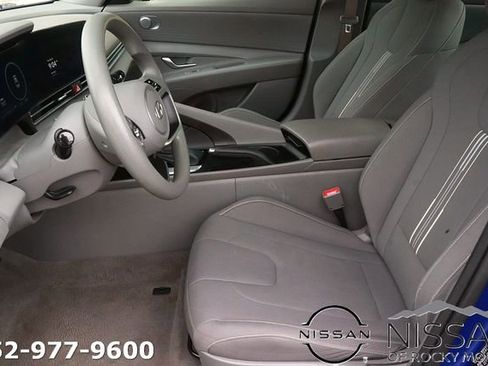 Used 2024 Hyundai Elantra SEL FWD image 12