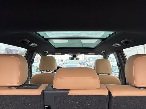 Used 2022 Volkswagen Tiguan SE image 38