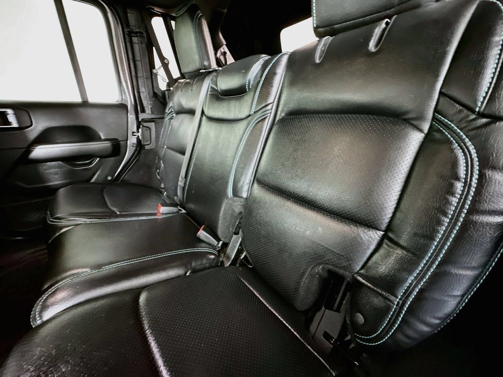 Used 2020 Jeep Wrangler Unlimited Sahara w/ Safety Group AWD/4WD image 4