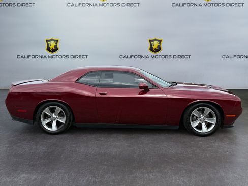 Used 2020 Dodge Challenger SXT RWD image 6