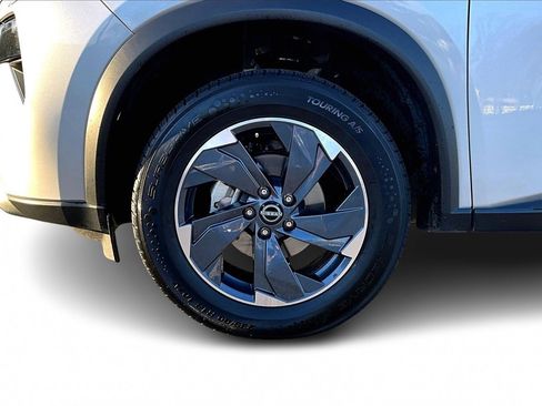 Used 2024 Nissan Rogue SV image 29