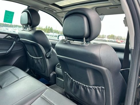 Used 2006 Mercedes-Benz C 230 Sedan image 17