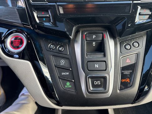 Certified 2024 Honda Odyssey Elite image 5